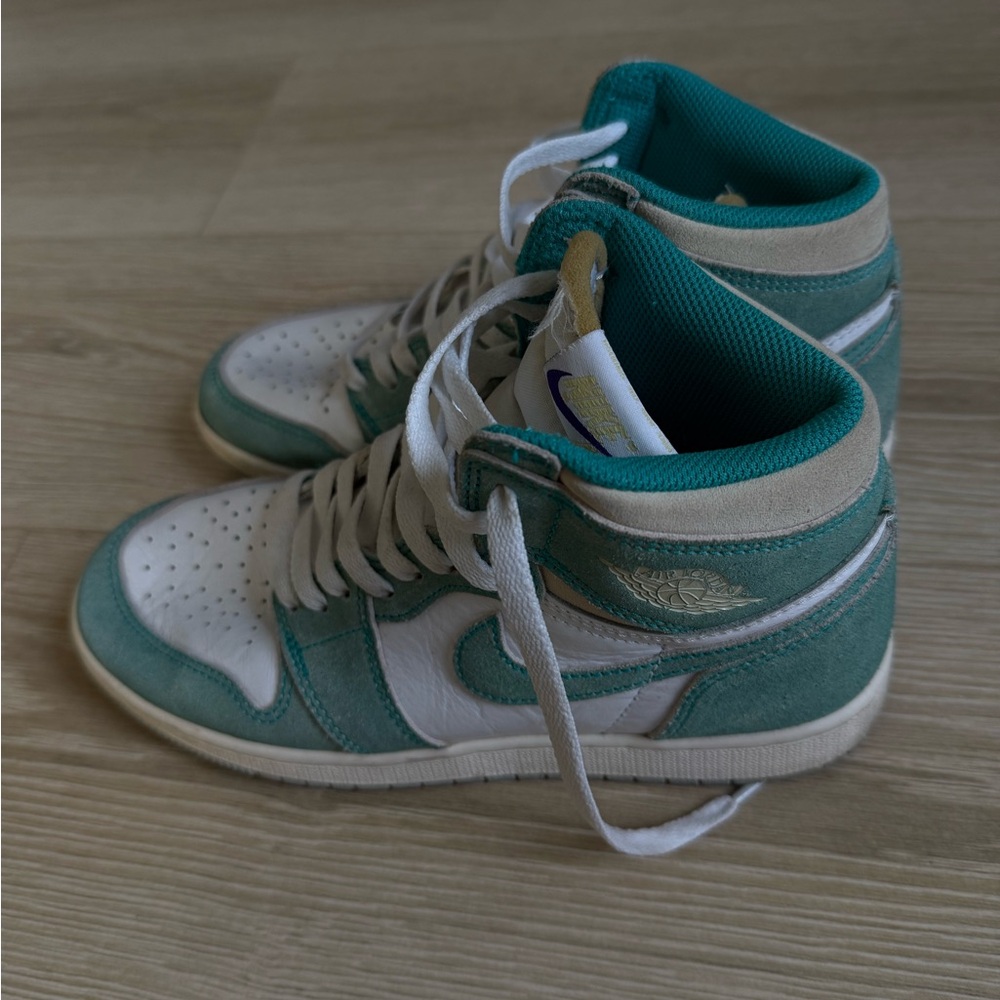 Air Jordan 1 Retro High OG “Turbo Green” Sneaker